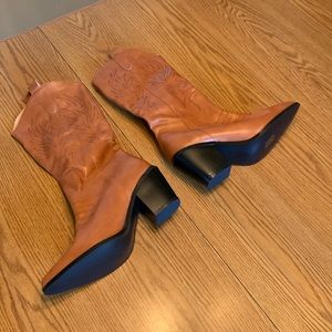 SHEIN boots.  BROWN.   Size 41.   All man made materials.  NEW!